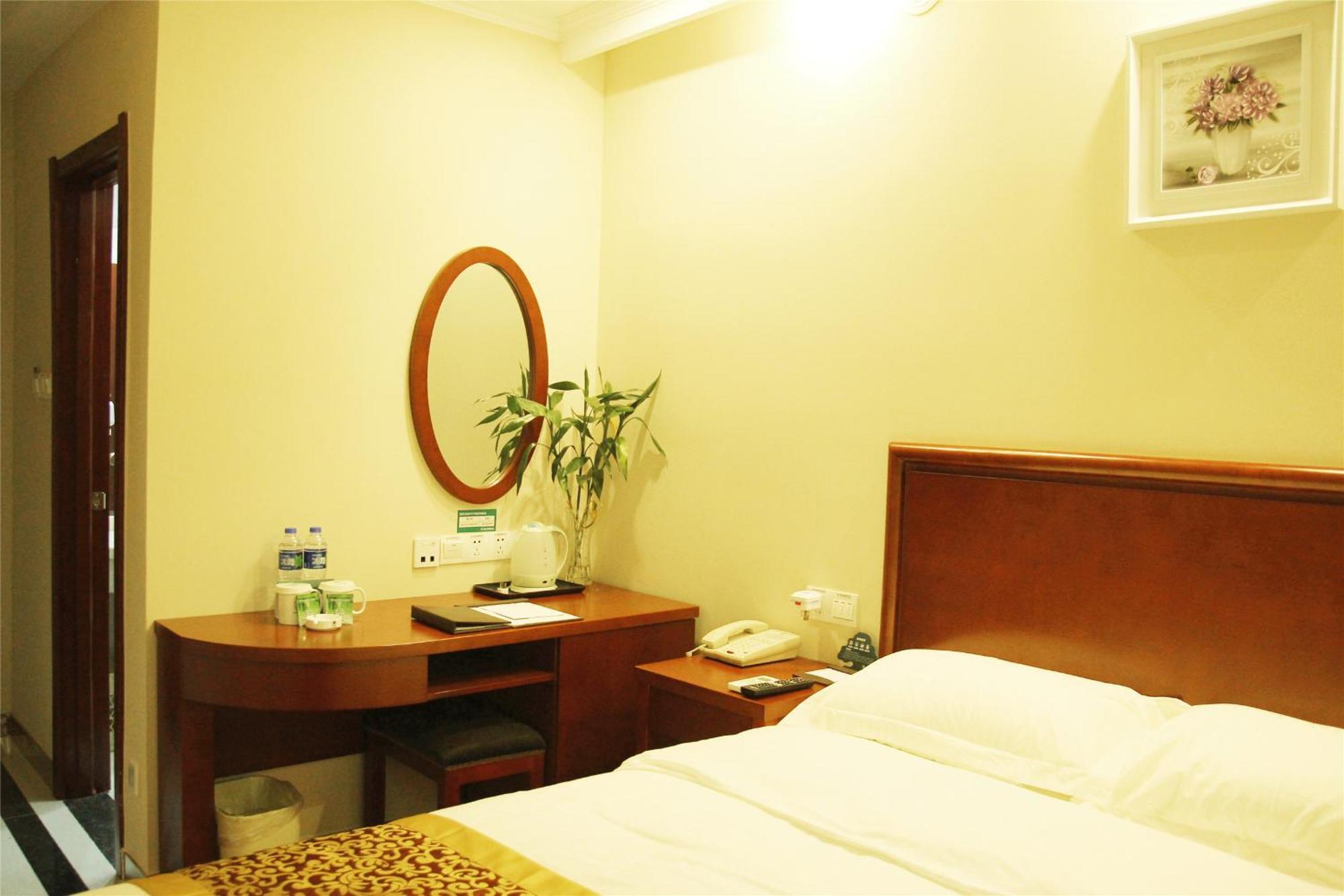 Greentree Inn Zhejiang Jiaxing West Zhongshan Road Vintage Car Building Express Hotel Luaran gambar